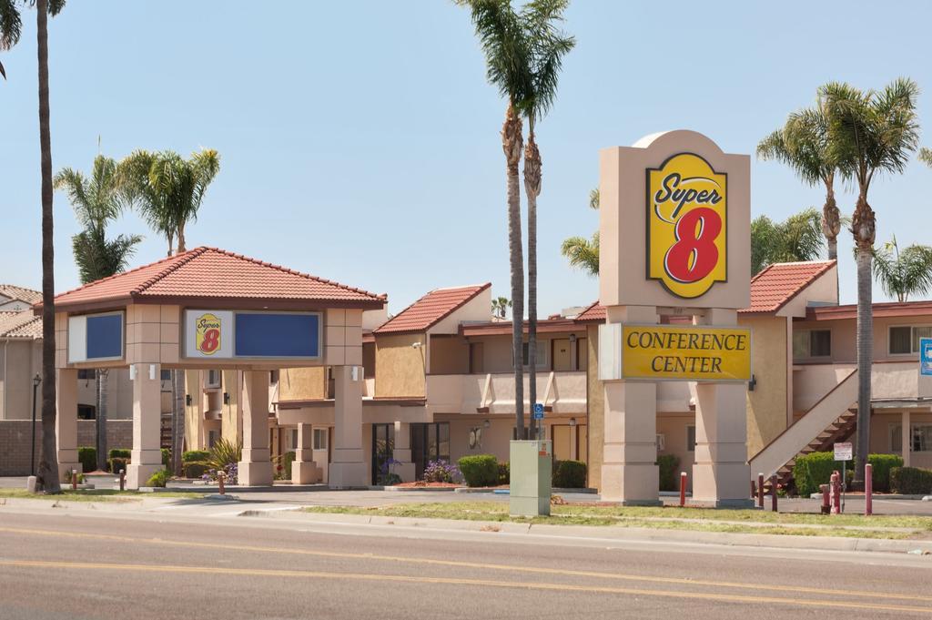 Super 8 By Wyndham Oceanside Marty'S Valley Inn Εξωτερικό φωτογραφία