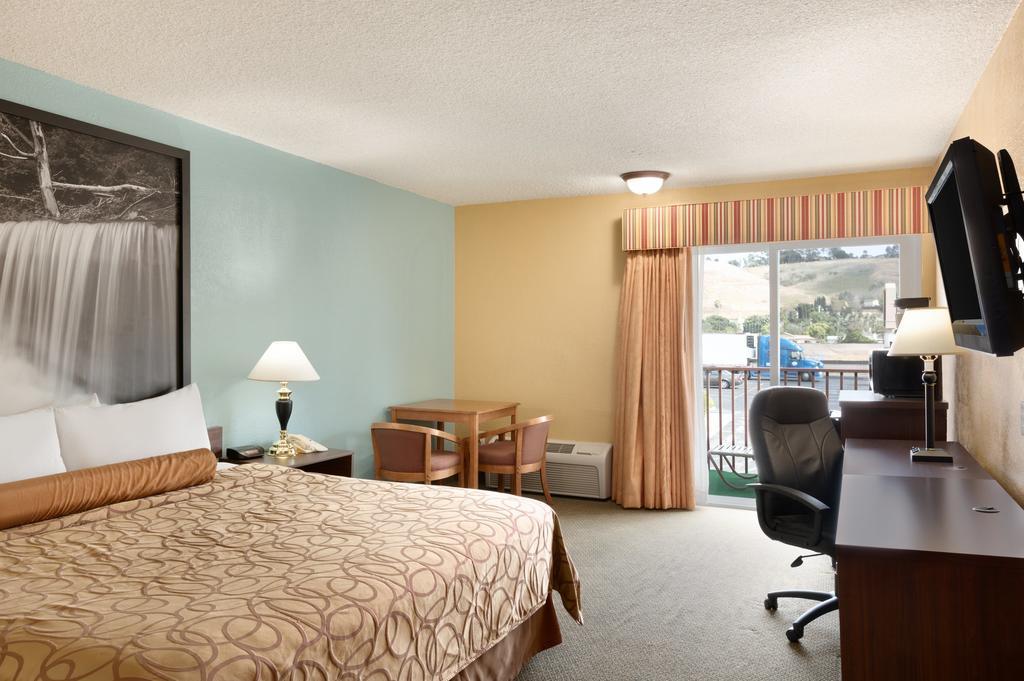 Super 8 By Wyndham Oceanside Marty'S Valley Inn Δωμάτιο φωτογραφία