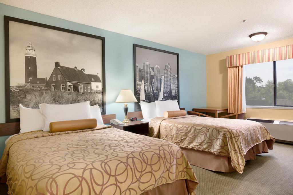 Super 8 By Wyndham Oceanside Marty'S Valley Inn Δωμάτιο φωτογραφία