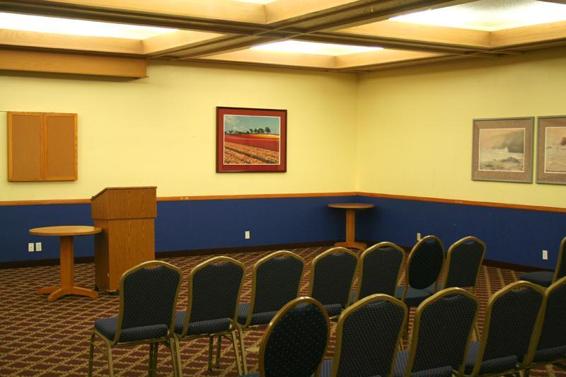 Super 8 By Wyndham Oceanside Marty'S Valley Inn Εξωτερικό φωτογραφία
